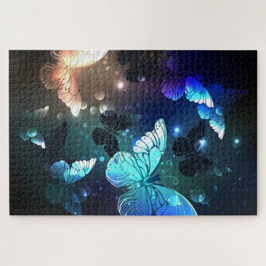 Fluttering Night Butterfly Legpuzzel (Horizontaal)