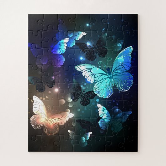 Fluttering Night Butterfly Legpuzzel (Verticaal)