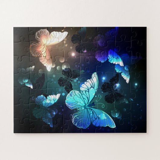 Fluttering Night Butterfly Legpuzzel (Horizontaal)
