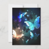 Fluttering Night Butterfly Magnetische Uitnodiging (Voorkant)
