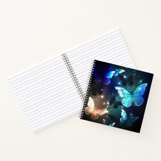 Fluttering Night Butterfly Notitieboek (Binnen)