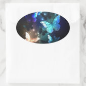 Fluttering Night Butterfly Ovale Sticker (Tas)