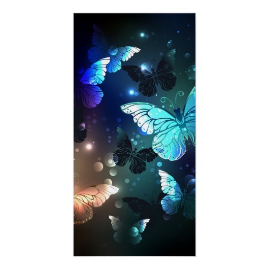 Fluttering Night Butterfly Perfect Poster (Voorkant)