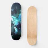 Fluttering Night Butterfly Persoonlijk Skateboard (Voorkant)