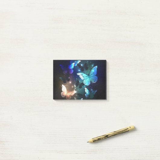 Fluttering Night Butterfly Post-it® Notes (Op bureau)