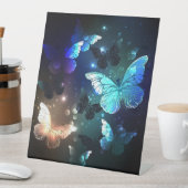 Fluttering Night Butterfly Reclamebord Met Voetstuk (Insitu)