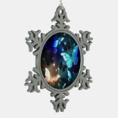 Fluttering Night Butterfly Tin Sneeuwvlok Ornament (Links)