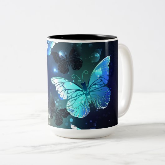 Fluttering Night Butterfly Tweekleurige Koffiemok (Voorkant rechts)