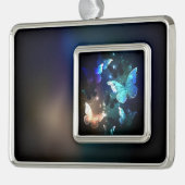 Fluttering Night Butterfly Verzilverd Omlijst Ornament (Links)