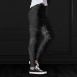 Fluweelzachte Onyx Damask | Zwart Vampy Grunge Bar Leggings<br><div class="desc">90s Grunge, helemaal volwassen! Edgy en dramatische gothic-geïnspireerde donkerfluweelachtige barokke damast in diep rijk getint palet creëer een weelderige verpletterde fluwelen textuur. Van het luxueuze en verfijnde "Moody Jewel Tones" collectie, voegt dit nieuwe moderne moderne, hedendaagse gemengde medium unisex (maar vrouwelijk) abstracte effect een perfecte pop van een donkere, gedempte,...</div>