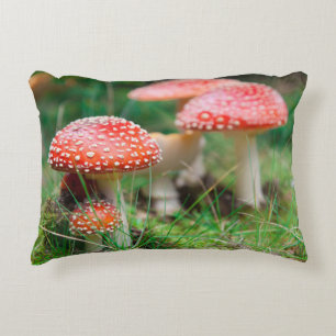 Fly-Agaric in een bos, sluit foto Decoratief Kussen
