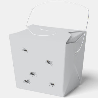 Fly Buddy veel grijze vliegen halen uit doos Bedankdoosjes