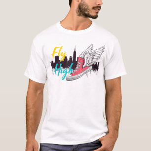 Fly High: gevleugelde sneaker en de skyline van Ne T-shirt
