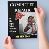 Flyer voor reclame voor computerreparatiebedrijf (Hand)