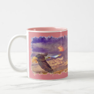 Flying Bald Eagle & Crepuscular Sky Wildlife Art Tweekleurige Koffiemok