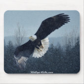 Flying Bald Eagle Mousepad Muismat (Voorkant)