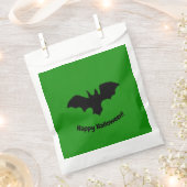 Flying Bat on green favor bag Bedankzakje (Geknipt)