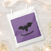 Flying Bat on purple favor bag Bedankzakje (Geknipt)