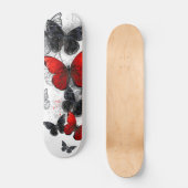 Flying Black en Red Morpho Vlinders Persoonlijk Skateboard (Voorkant)