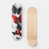 Flying Black en Red Morpho Vlinders Persoonlijk Skateboard (Voorkant)