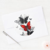 Flying Black en Red Morpho Vlinders Ronde Sticker (Envelop)