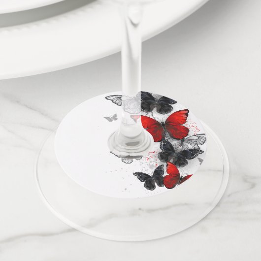 Flying Black en Red Morpho Vlinders Wijnglaslabel (Dichtbij)