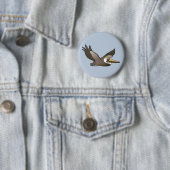 Flying Brown Pelican Ronde Button 5,7 Cm (In situ)