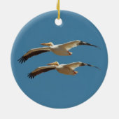 Flying Pelican 2 Keramisch Ornament (Achterkant)
