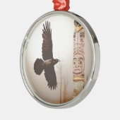 Flying Raven & Totem-Pole Fantasy Art Metalen Ornament (Links)