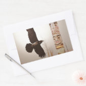 Flying Raven & Totem-Pole Fantasy Art Rechthoekige Sticker (Envelop)