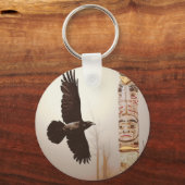 Flying Raven & Totem-Pole Fantasy Art Sleutelhanger (Voorkant)