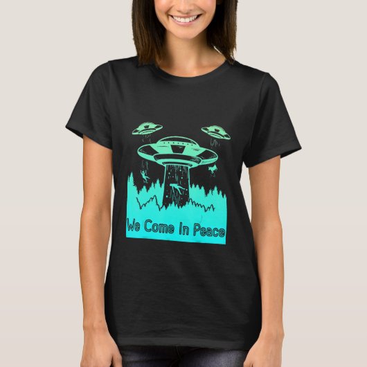 Flying Saucer UFO Astronauts are Aliens 9 T-shirt (Voorkant)