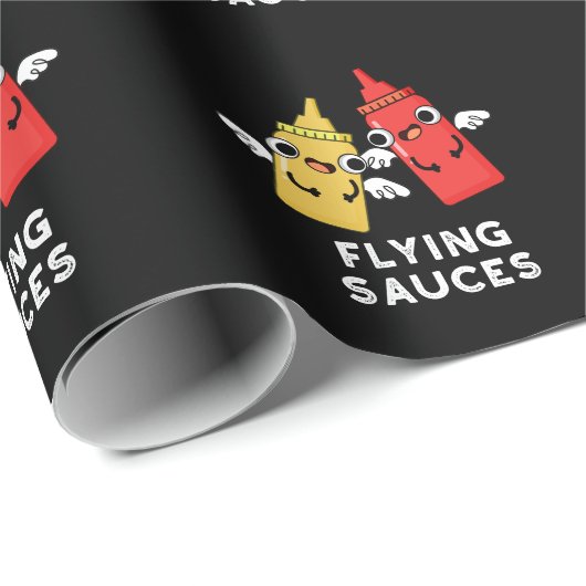 Flying Sauces Funny Food Pun Dark BG Cadeaupapier (Rol Hoek)