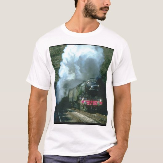 Flying Scotsman gepakt between_Steam Trains T-shirt (Voorkant)