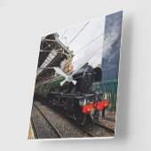 Flying Scotsman Vierkante Klok (Hoek)