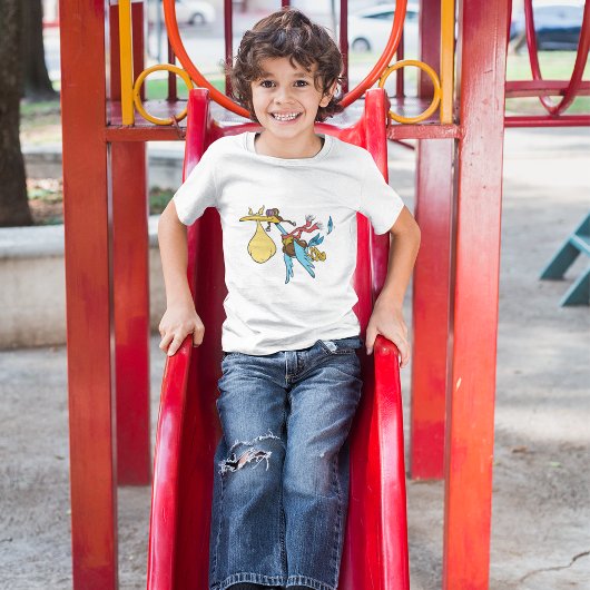 Flying Stork Cartoon met bril en Baby bundel T-shirt