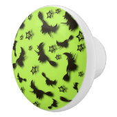 Flying witch among stars at Halloween night 3D Keramische Knop (Rechts)