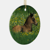 Foal Laying Down in Flowers Keramisch Ornament (Rechts)