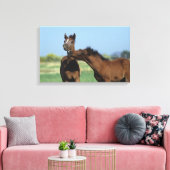 Foalen afspelen 2 canvas afdruk (Insitu (Woonkamer))