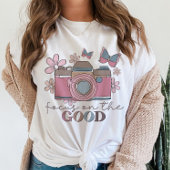 Focus op de goede camera Boho Floral Butterfly T-shirt