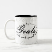 Focus op het doel tweekleurige koffiemok (Links)