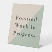 Focused Work Do Not Disturb Quiet Space Available Reclamebord Met Voetstuk (Voorkant)