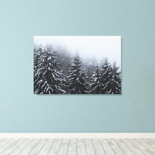 Fog over sneeuw bedekt met wintersparren canvas afdruk (Insitu (Houten vloer))
