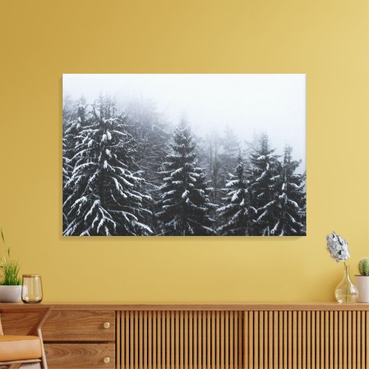 Fog over sneeuw bedekt met wintersparren canvas afdruk (Insitu (Woonkamer))