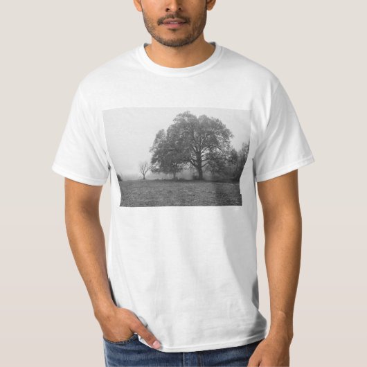 Foggy Autumn Morning Grayscale T-shirt (Voorkant)