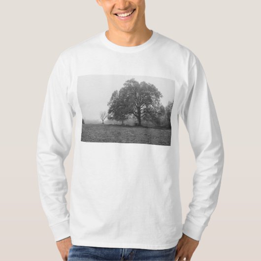 Foggy Autumn Morning Grayscale T-shirt (Voorkant)