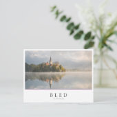 Foggy Bled Lake sunrise in Slovenië Briefkaart (Staand voorkant)