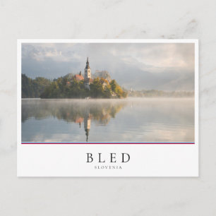 Foggy Bled Lake sunrise in Slovenië Briefkaart