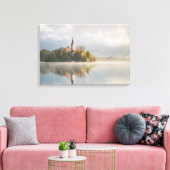 Foggy Bled Lake zonsopgang canvas print (Insitu (Woonkamer))