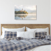 Foggy Bled Lake zonsopgang canvas print (Insitu (Slaapkamer))